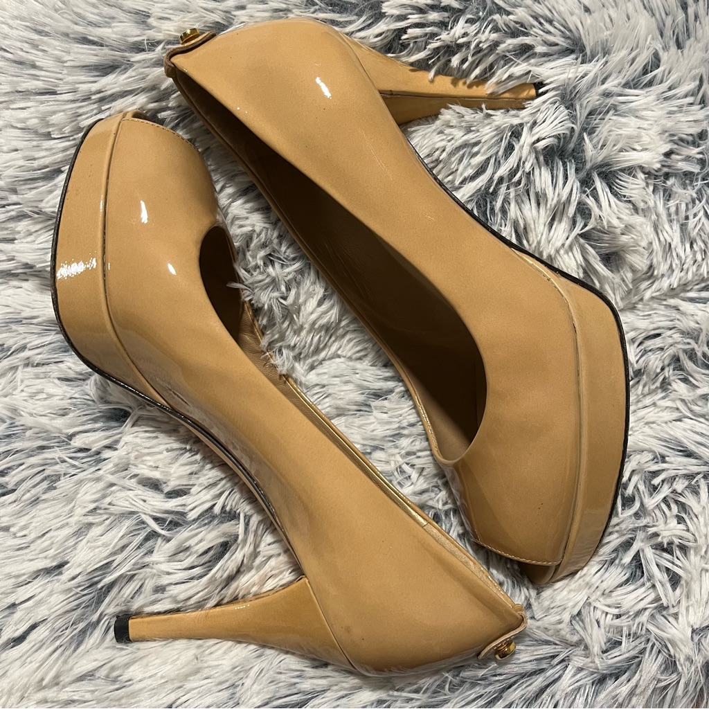 Stuart Weitzman Nulille Patent Leather Peep Toe Heels - Size 8